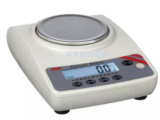 電子天平（十分之一、百分之一）